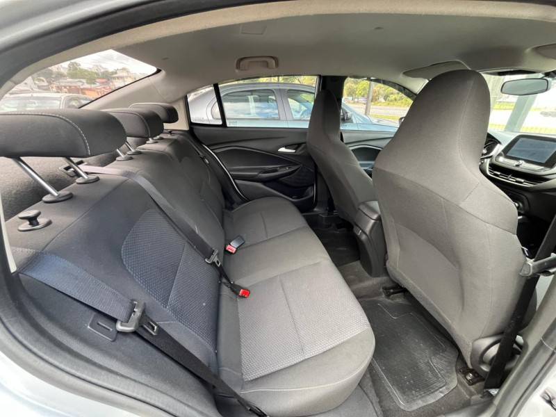 CHEVROLET - ONIX - 2022/2023 - Prata - R$ 80.900,00