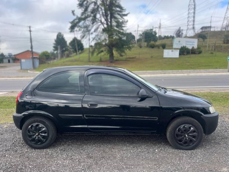 CHEVROLET - CELTA - 2003/2004 - Preta - R$ 14.900,00