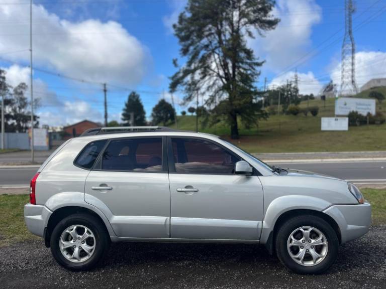 HYUNDAI - TUCSON - 2011/2012 - Prata - R$ 42.900,00