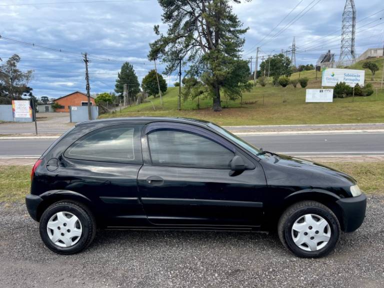 CHEVROLET - CELTA - 2003/2004 - Preta - R$ 14.900,00