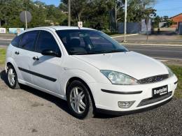 FORD - FOCUS - 2005/2006 - Branca - R$ 24.900,00