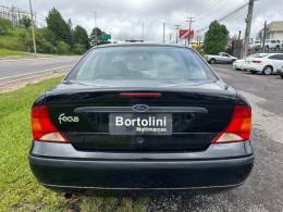 FORD - FOCUS - 2006/2007 - Preta - R$ 25.900,00