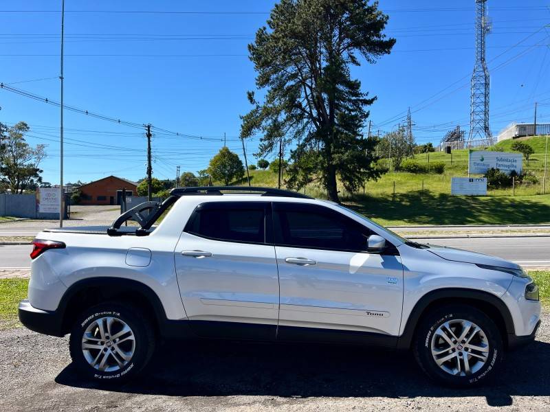 FIAT - TORO - 2017/2018 - Prata - R$ 92.000,00