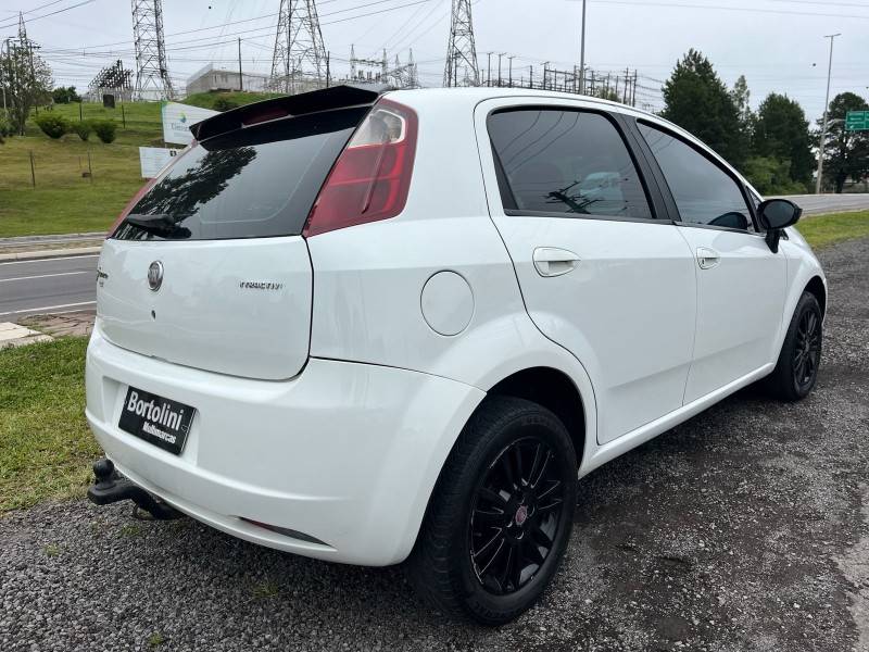 FIAT - PUNTO - 2011/2012 - Branca - R$ 35.900,00