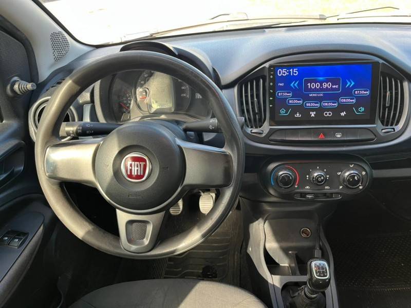 FIAT - UNO - 2018/2019 - Prata - R$ 41.000,00