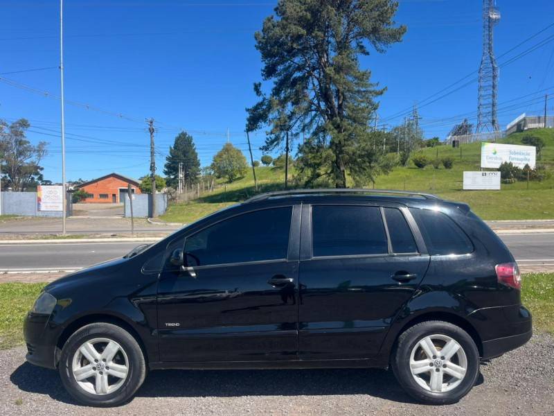 VOLKSWAGEN - SPACEFOX - 2009/2010 - Preta - R$ 30.900,00