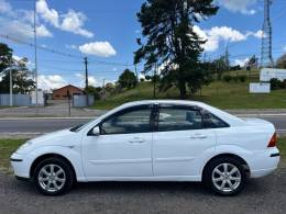 FORD - FOCUS - 2005/2005 - Branca - R$ 21.900,00
