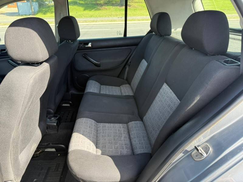 VOLKSWAGEN - GOLF - 2004/2004 - Cinza - R$ 29.900,00