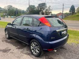 FORD - FOCUS - 2001/2001 - Azul - R$ 21.900,00