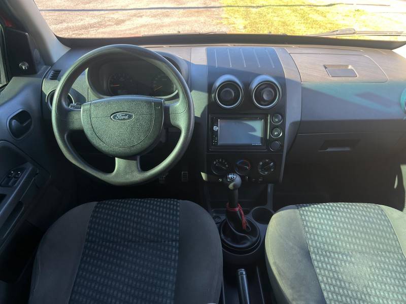 FORD - ECOSPORT - 2006/2007 - Vermelha - R$ 28.900,00