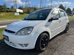 FORD - FIESTA - 2002/2003 - Branca - R$ 17.900,00