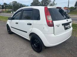 FORD - FIESTA - 2003/2003 - Branca - R$ 18.900,00