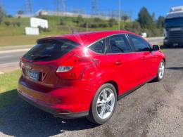 FORD - FOCUS - 2015/2015 - Vermelha - R$ 51.900,00