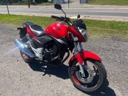 HONDA - CB 300R - 2011/2011 - Vermelha - R$ 12.900,00