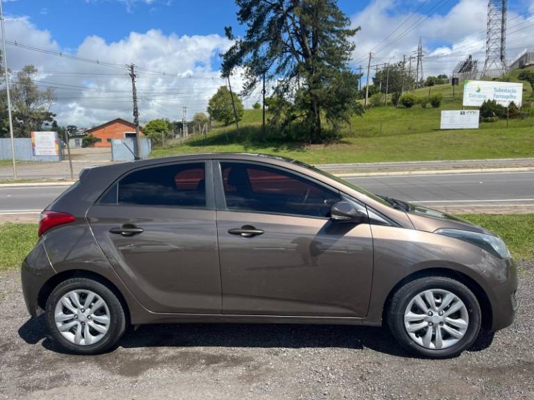 HYUNDAI - HB20 - 2016/2017 - Marrom - R$ 54.900,00