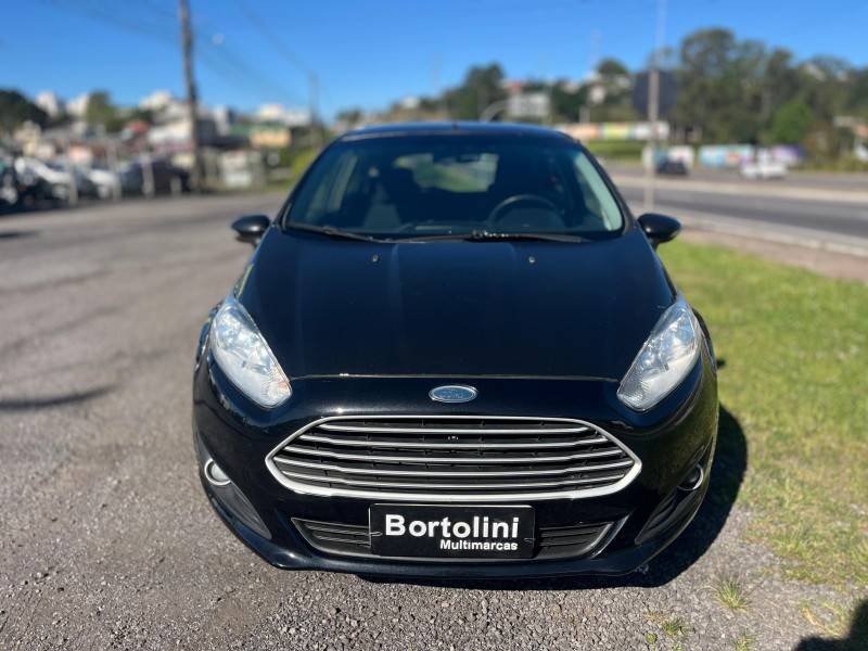 FORD - FIESTA - 2013/2014 - Preta - R$ 42.900,00