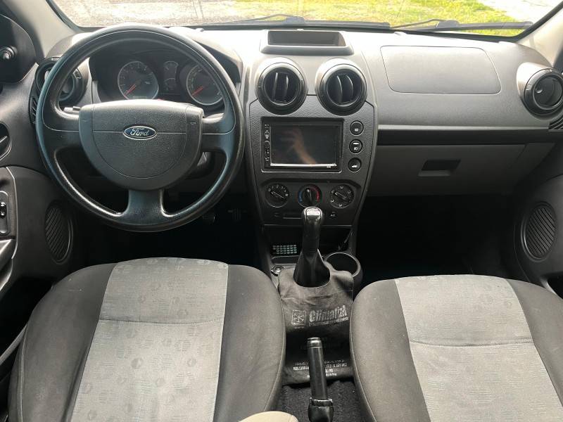 FORD - FIESTA - 2011/2011 - Prata - R$ 26.900,00