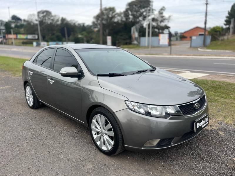 KIA MOTORS - CERATO - 2011/2011 - Cinza - R$ 43.900,00