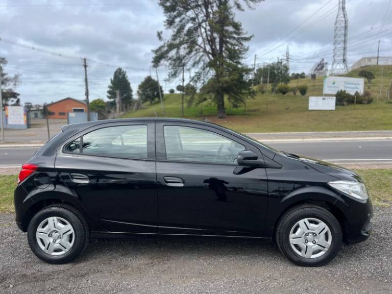 CHEVROLET - ONIX - 2013/2014 - Preta - R$ 43.900,00
