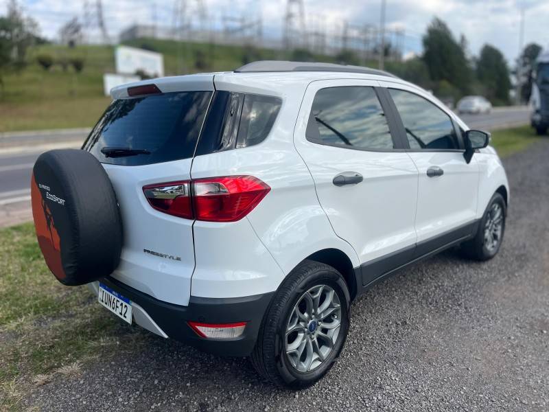 FORD - ECOSPORT - 2013/2014 - Branca - R$ 58.900,00