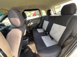 FORD - FIESTA - 2002/2003 - Branca - R$ 17.900,00