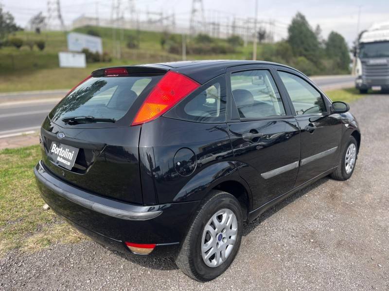 FORD - FOCUS - 2007/2008 - Preta - R$ 24.900,00