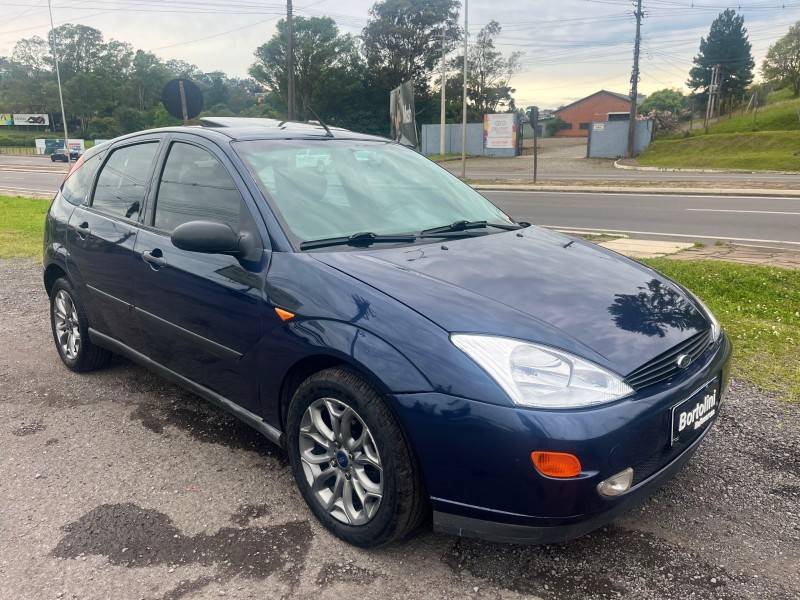FORD - FOCUS - 2001/2001 - Azul - R$ 21.900,00