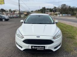 FORD - FOCUS - 2017/2018 - Branca - R$ 59.900,00