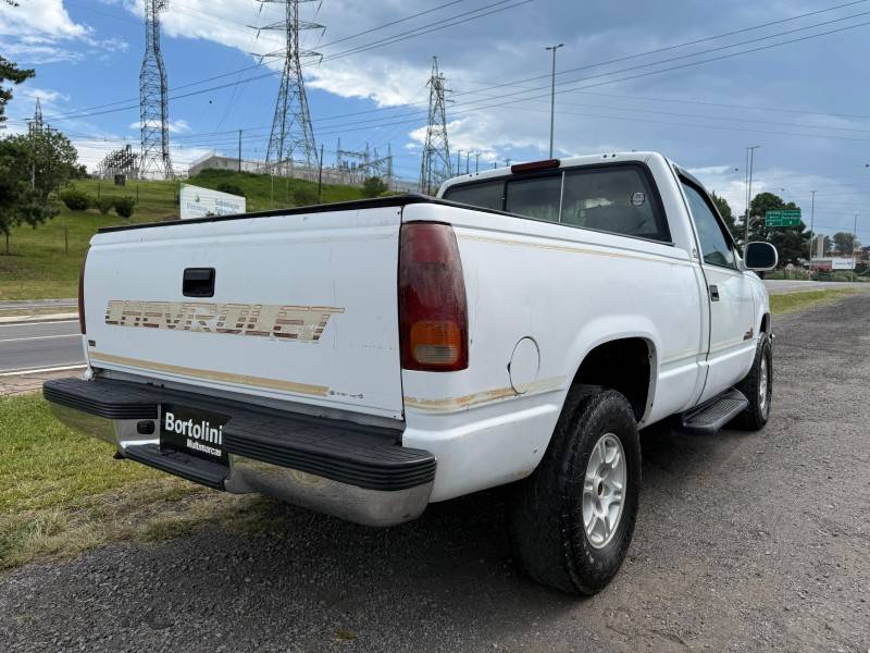 CHEVROLET - SILVERADO - 1997/1998 - Branca - R$ 65.000,00