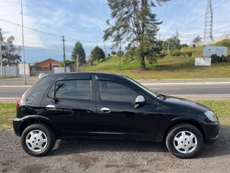 CHEVROLET - CELTA - 2013/2013 - Preta - R$ 27.900,00