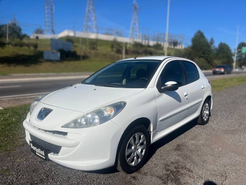 PEUGEOT - 207 - 2013/2014 - Branca - R$ 28.900,00