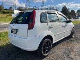 FORD - FIESTA - 2002/2003 - Branca - R$ 17.900,00