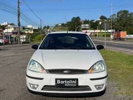 FORD - FOCUS - 2005/2006 - Branca - R$ 24.900,00