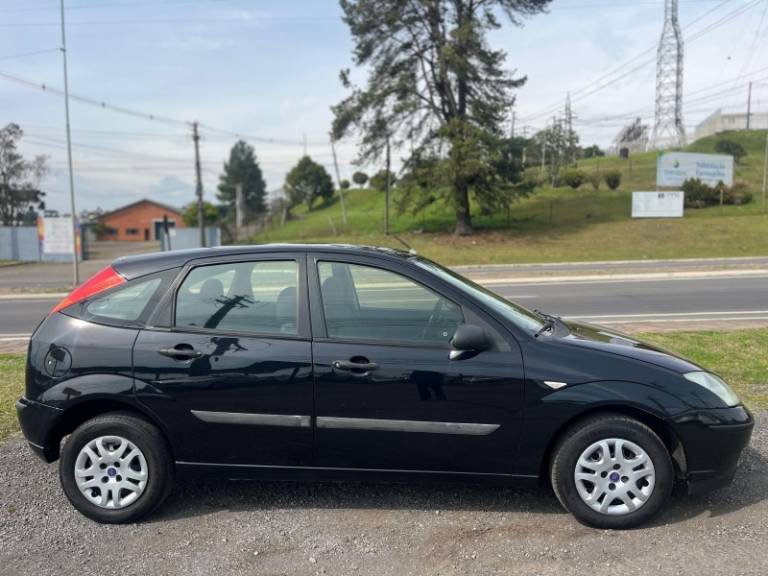 FORD - FOCUS - 2007/2008 - Preta - R$ 24.900,00