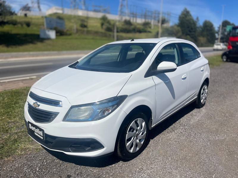 CHEVROLET - ONIX - 2013/2014 - Branca - R$ 47.900,00