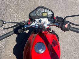 HONDA - CB 300R - 2011/2011 - Vermelha - R$ 12.900,00