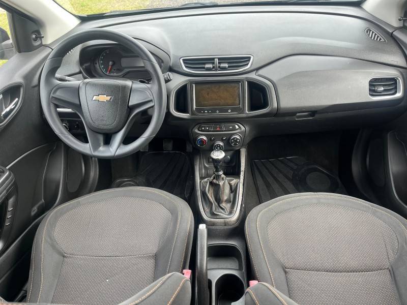 CHEVROLET - ONIX - 2013/2014 - Preta - R$ 43.900,00