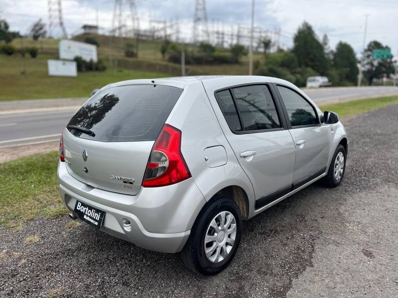 RENAULT - SANDERO - 2009/2010 - Prata - R$ 30.900,00