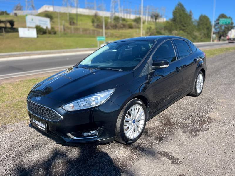 FORD - FOCUS - 2016/2016 - Preta - R$ 56.000,00
