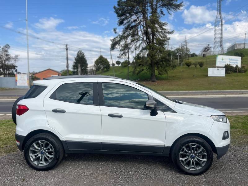 FORD - ECOSPORT - 2013/2014 - Branca - R$ 58.900,00