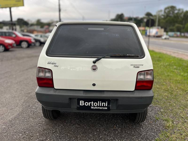 FIAT - UNO - 2011/2011 - Branca - R$ 27.900,00