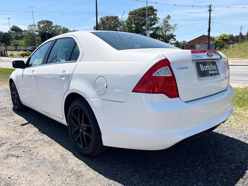 FORD - FUSION - 2011/2012 - Branca - R$ 49.900,00
