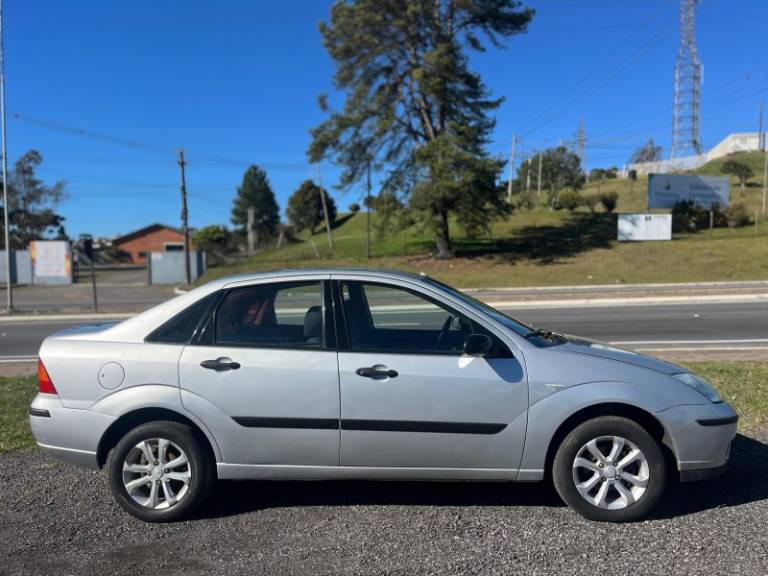 FORD - FOCUS - 2007/2007 - Prata - R$ 22.900,00