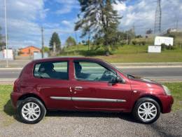 RENAULT - CLIO - 2007/2008 - Vermelha - R$ 18.900,00