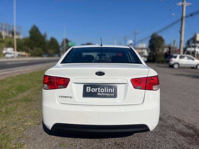 KIA MOTORS - CERATO - 2010/2010 - Branca - R$ 41.900,00