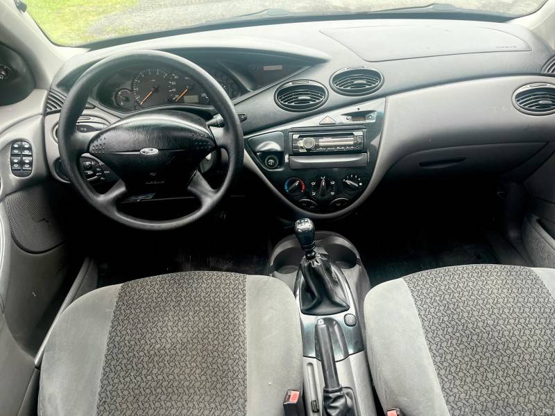 FORD - FOCUS - 2001/2001 - Azul - R$ 21.900,00