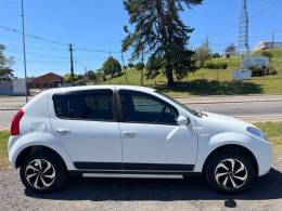 RENAULT - SANDERO - 2008/2009 - Branca - R$ 28.900,00