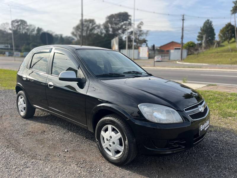 CHEVROLET - CELTA - 2013/2013 - Preta - R$ 27.900,00