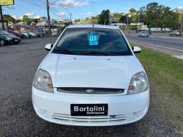 FORD - FIESTA - 2002/2003 - Branca - R$ 17.900,00