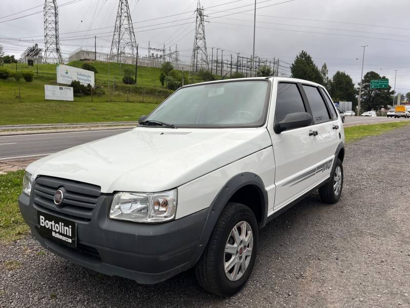 FIAT - UNO - 2011/2011 - Branca - R$ 27.900,00